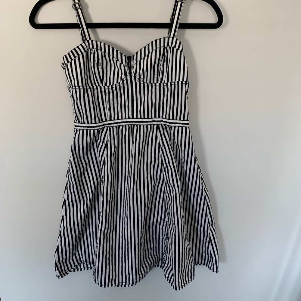Retro dress w/a modern twist black & white skater